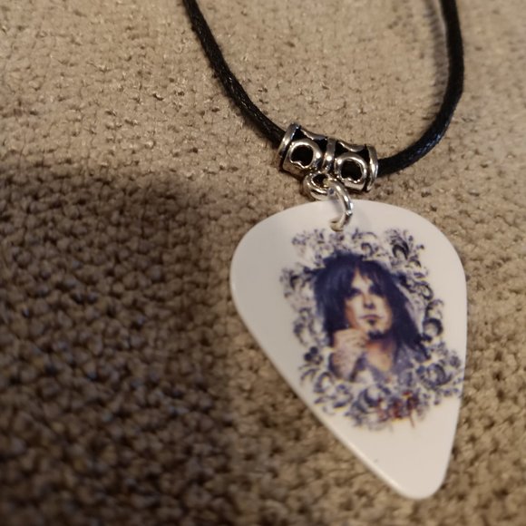 NIKKI SIXX GUITAR PICK NECKLACE - Picture 1 of 1